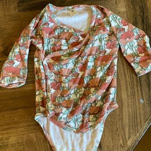 Kate Quinn California poppy long sleeve cotton wrap onesie 12-18m perfect cond